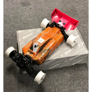 Naudota Xray XB4 2020 važiuoklė