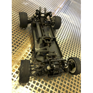 Naudota Xray XB4 2017 važiuoklė