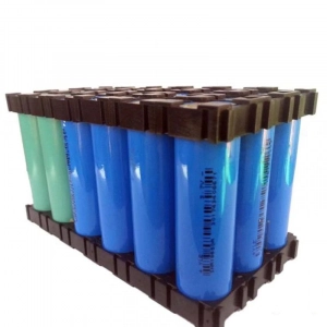 Plastikinis 18650 Baterijos laikiklis (1)